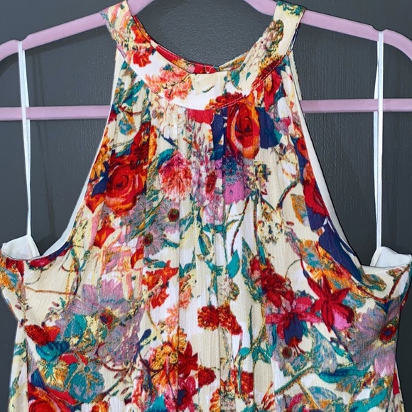 Entro Floral Dress with Keyhole Back - Picture 4 of 7